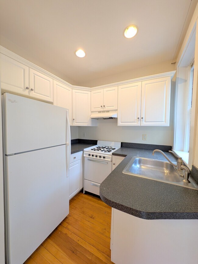 Photo - 331 Harvard St Unit 2