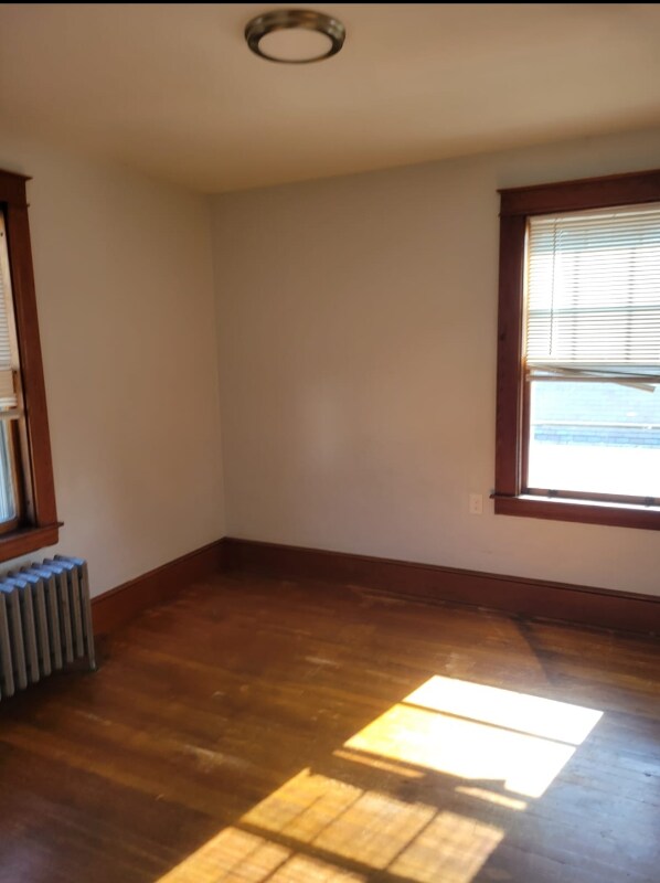 Photo - 3-23E Amherst St