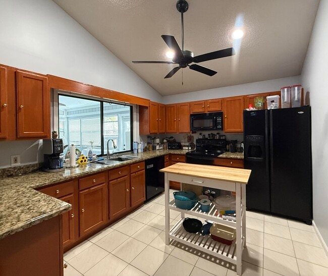 Photo - 6050 Linton St