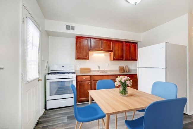 Photo - Lawndale Farms