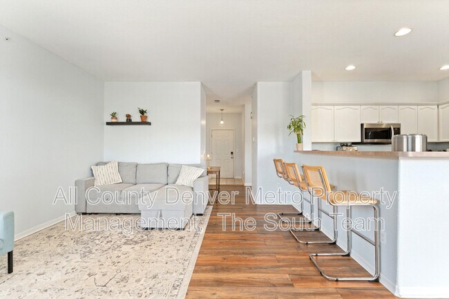 Photo - 8427 S Hoyt Way Unidad 201