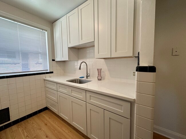 Photo - 6372 Sutherland Ave Unit 1E