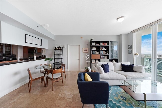 Photo - 31 SE 5th St Unit 3819