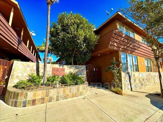 Building Photo - 1665 W 182nd St Unit #19