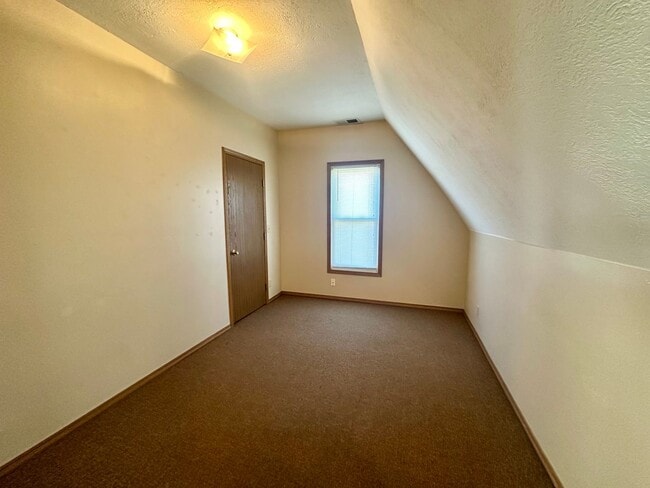 Photo - Peteyboy Properties LLC-437 W Jackson A &amp; B Unit B