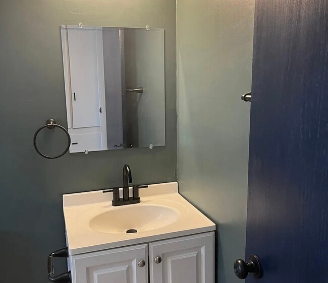 Photo - 2403 E Bayley St