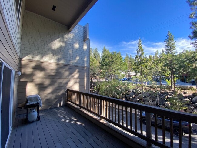 3 Bedroom Condo - Walk to Burnt Cedar Beach! - 3 Bedroom Condo - Walk to Burnt Cedar Beach!