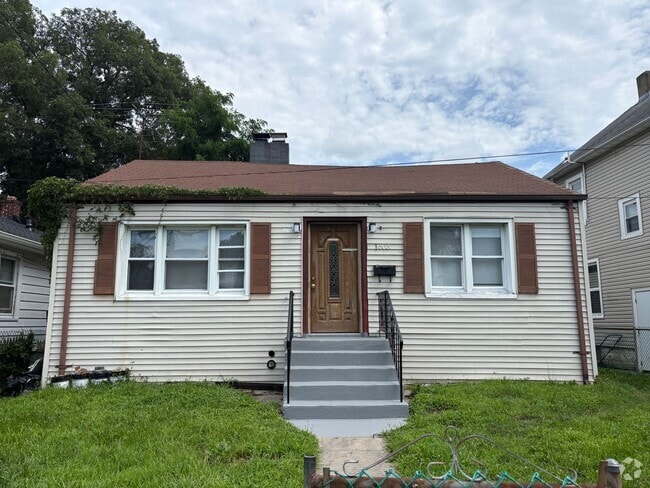 Building Photo - Beautiful 3 Bedroom 1 Bathroom Single Fami... Rental