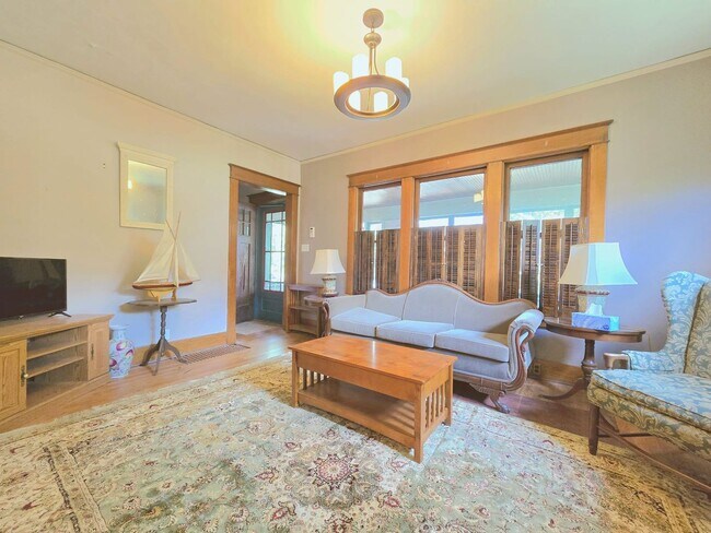 Photo - 1201 Woodward Ave