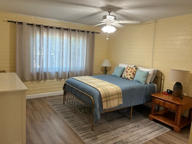 Photo - 80 N Los Olmos