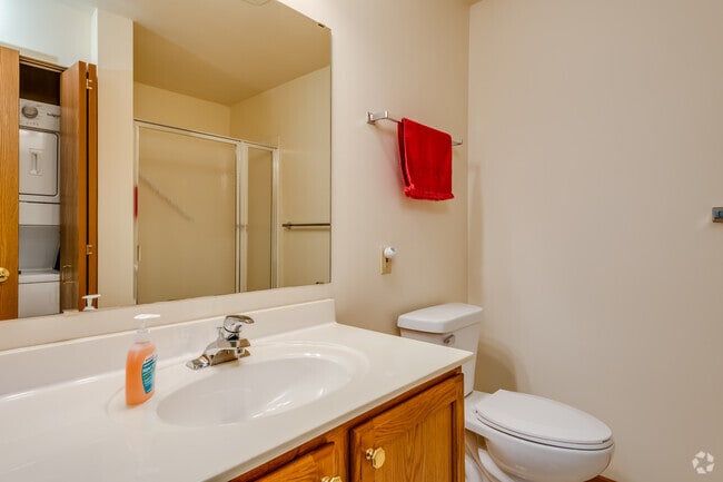 2 BR, 2 BA - 1,080SF