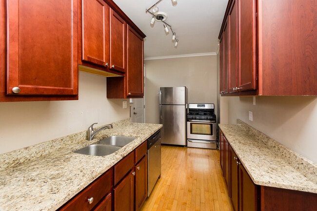 Photo - 3101 N Racine Ave Unidad 1