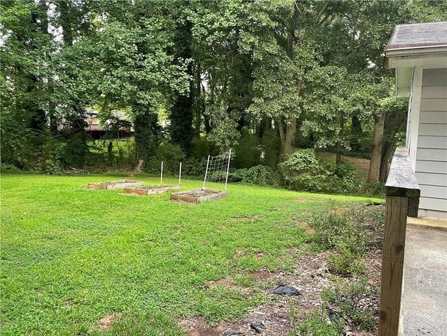 Photo - 660 Monticello Dr