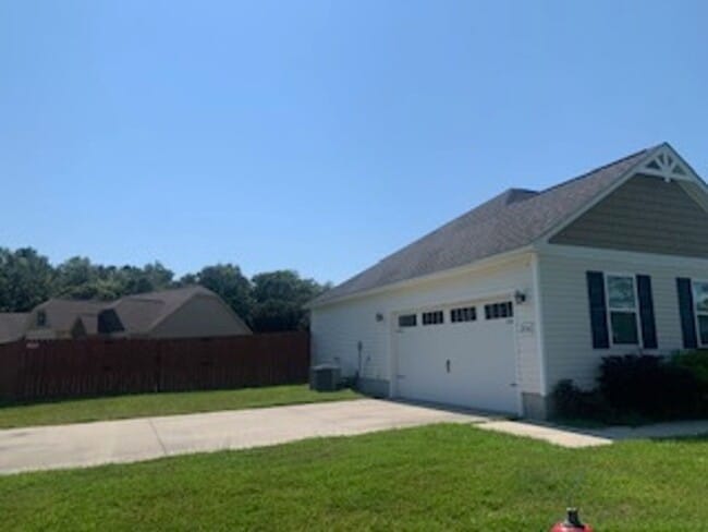 200 Leeward Landing