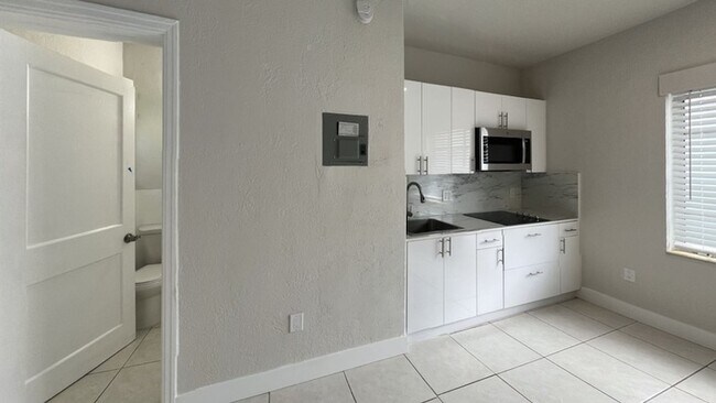 Miramar  Apartments