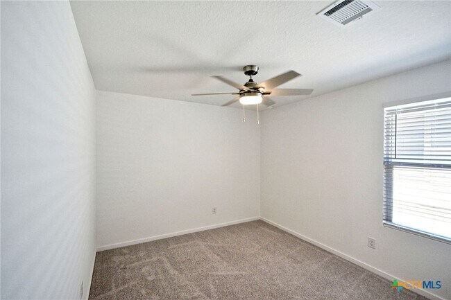 Photo - 3729 Axis Hl St