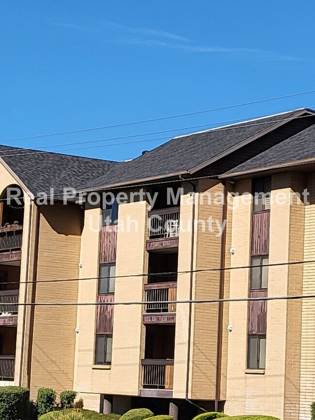 Photo - Top Floor Condo on Canyon Road Unidad #314