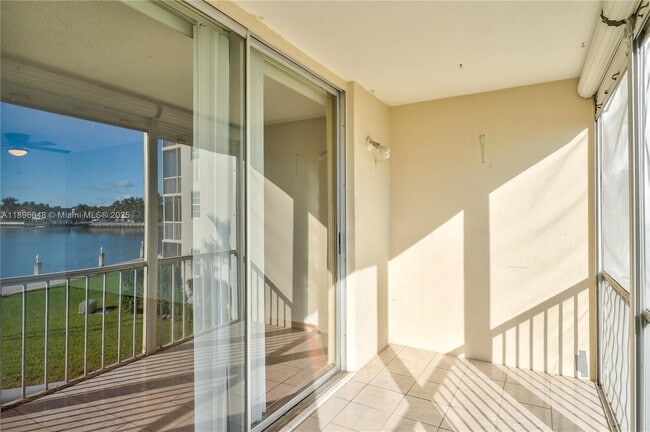 Photo - 3020 Marcos Dr Unit S208