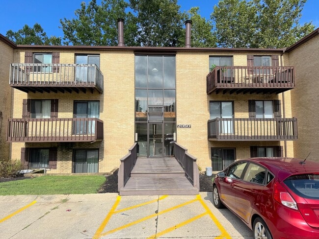 Building Photo - 2050 Augusta Blvd Unit 2050 Augusta Blvd #153 Rental