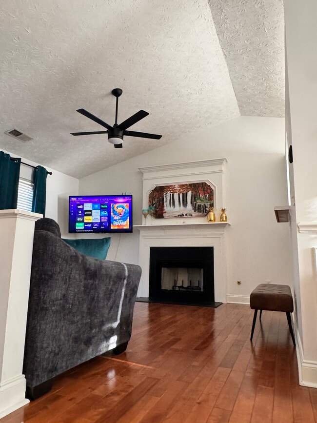 Photo - 601 Catrina Ct