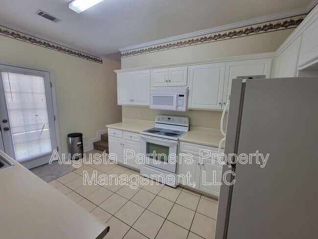 Photo - 211 Brook Ct