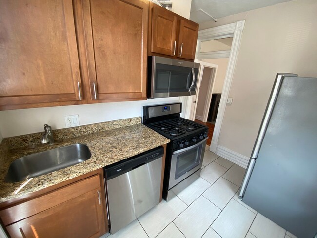 Photo - 1445 Worthington St Unit D
