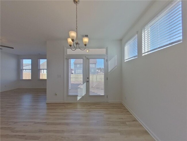 Photo - 425 Freeport Wy