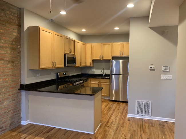 Photo - 5902 S Prairie Ave Unidad 5902 S Prairie Ave 2