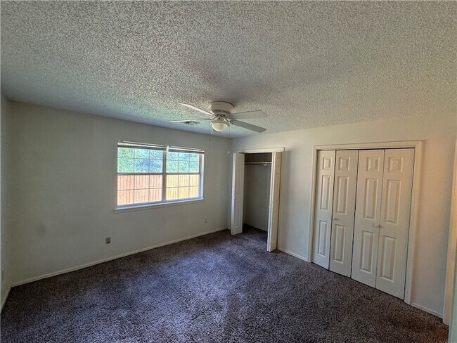 301 S 11th Pl