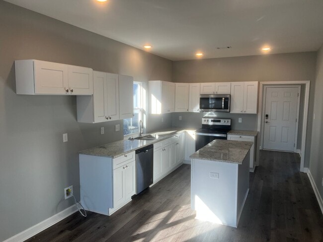 Photo - 3 Bed 3 Bath Home