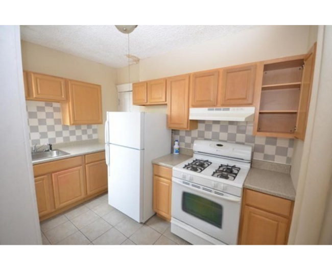 Building Photo - 239 Kelton St Unit 12 Rental