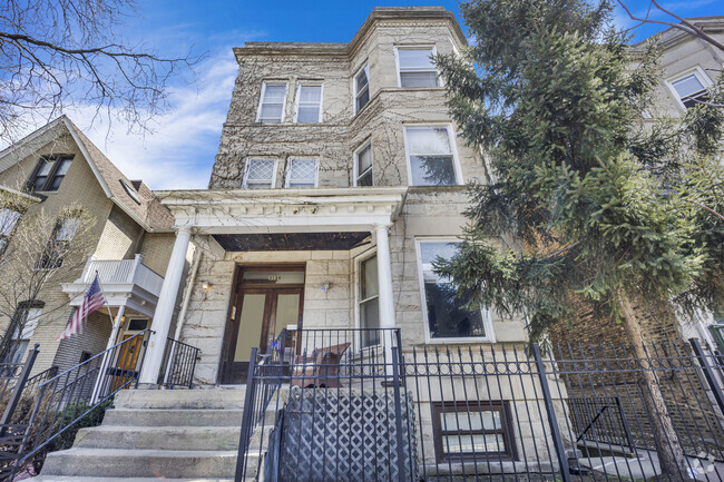 Building Photo - 3135 N Clifton Ave Rental