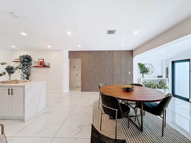 Photo - 1367 NW 41st St