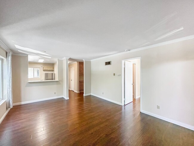 Photo - Modern Second-Story 2B/2BA in the Heart of San Diego with Resort-Style Amenities.