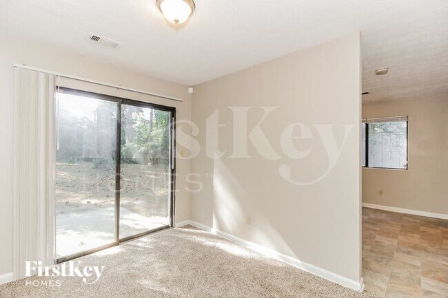 Photo - 5211 Scarbrough Ln
