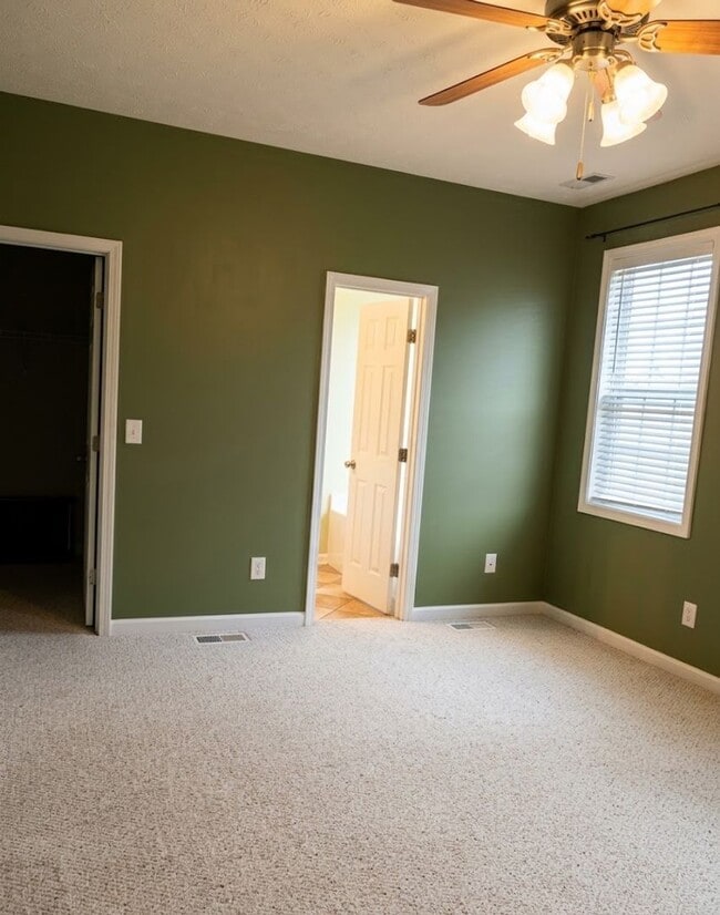 Photo - 1241 Mingary Ave