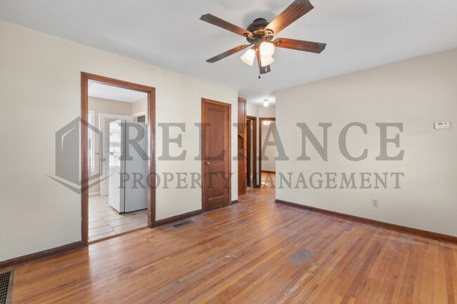 Photo - 1912 N Hood St