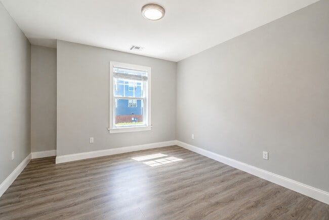 Photo - 35 2nd St Unit FANWOOD