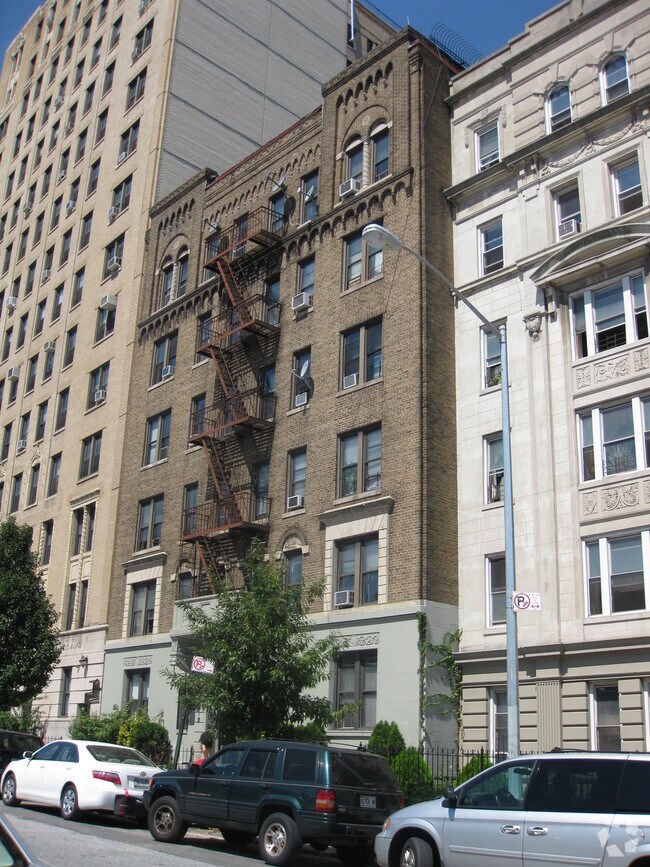 Photo - 159 Eastern Parkway