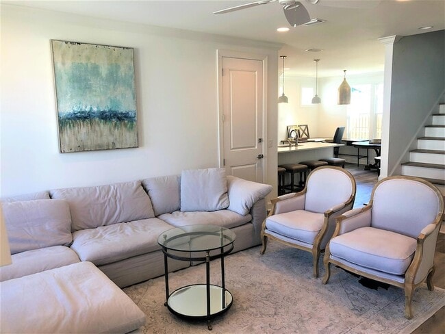 Photo - 117 Roundwood Dr