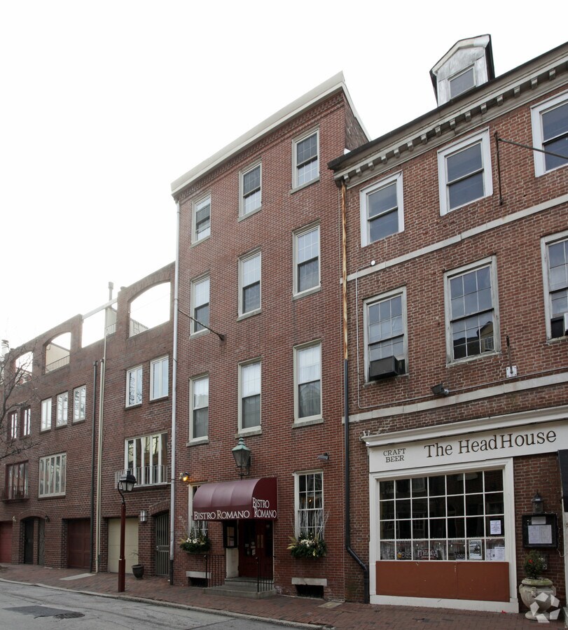 Photo - 120 Lombard St