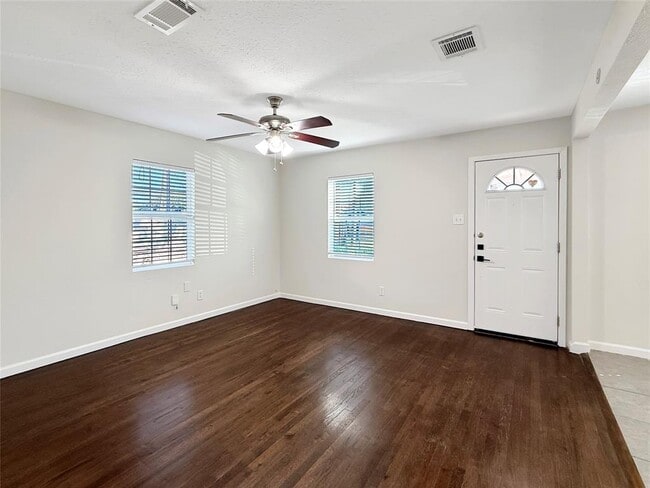 Photo - 5606 Samuel Huston Ave