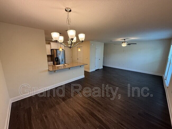 Photo - 4423 Village Oak Ln