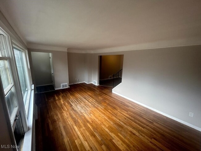 Photo - 815 Babbitt Rd