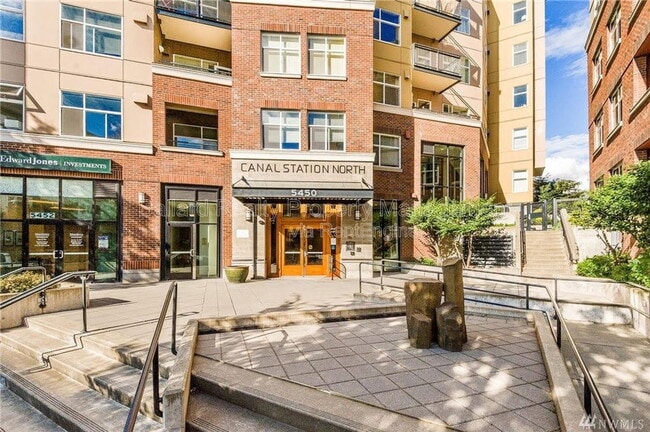 Building Photo - 5450 Leary Ave NW Unit Apt 542