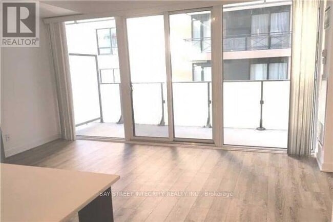 Photo - 42 Charles St E Unité 1806