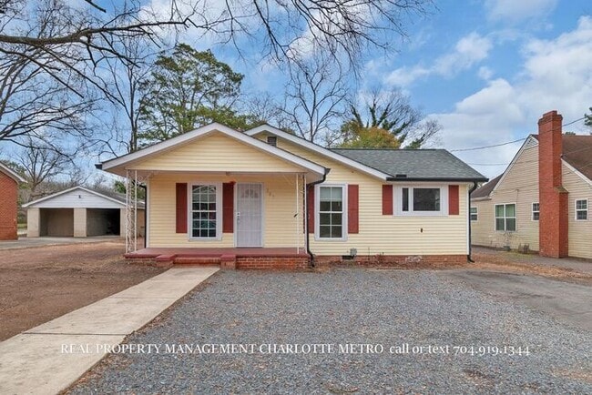 Building Photo - Charming Downtown Albemarle Cottage with Timeless Appeal