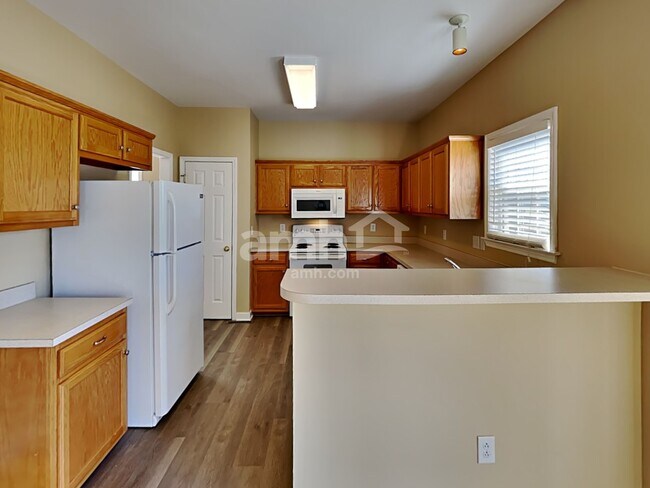 Photo - 1030 Persimmon Dr