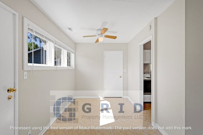 Photo - Charming 2 Bedroom Bungalow Available in NE Portland!