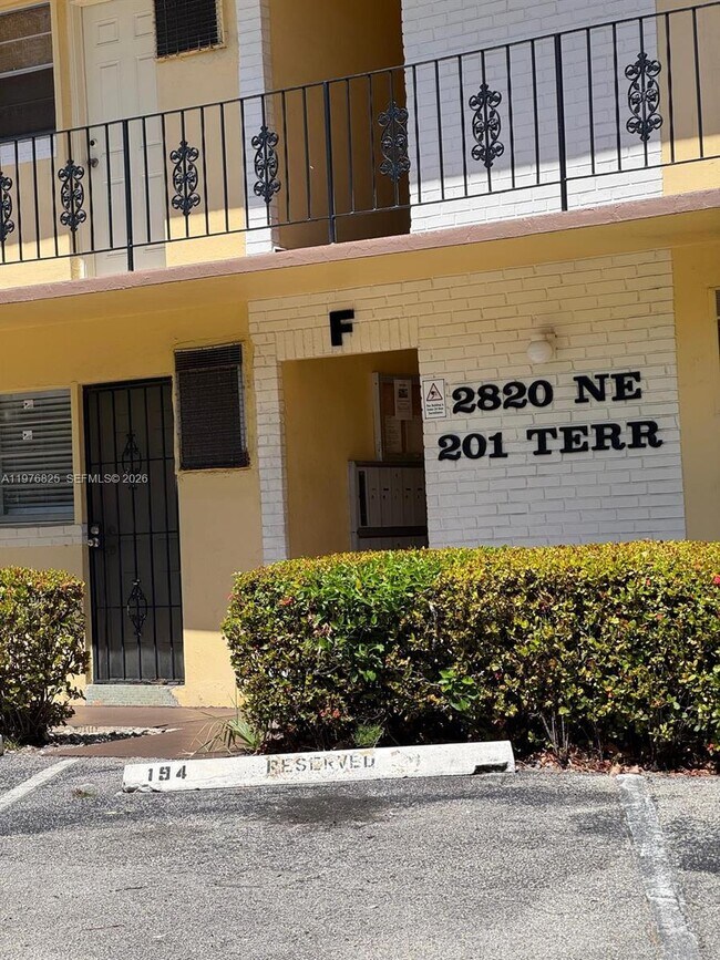 2820 NE 201st Terrace Unit F215